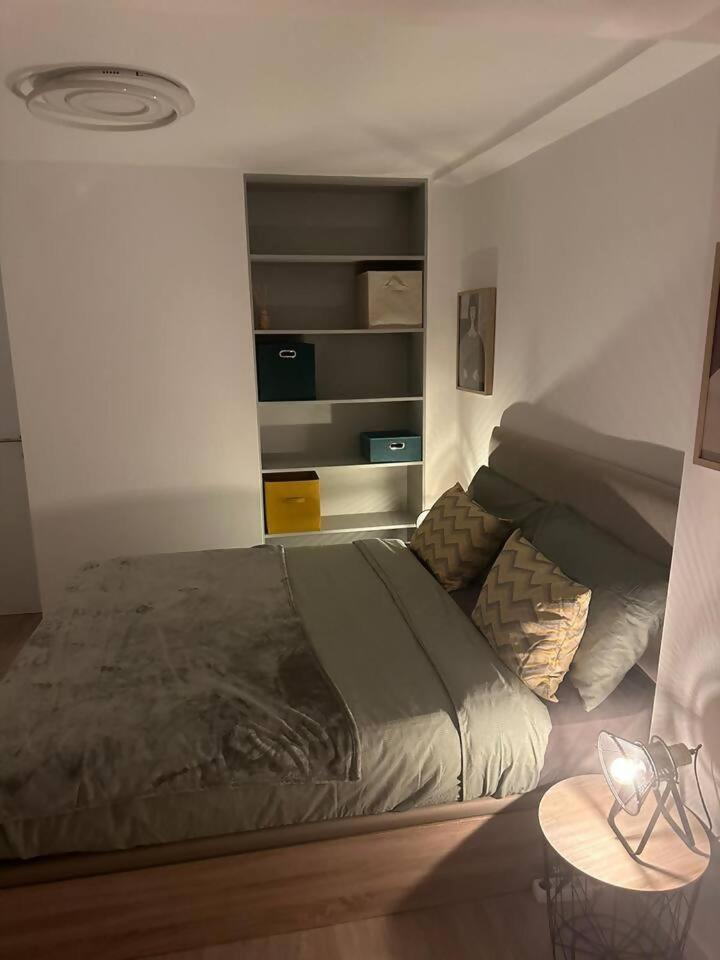 Stylish Renovated Apartment In Chiado Lisboa Exterior foto